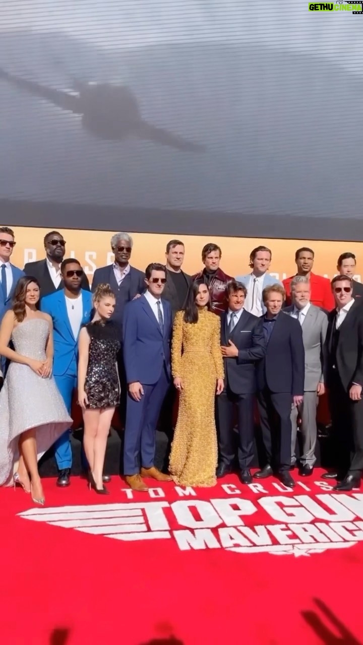 Jennifer Connelly Instagram - @topgunmovie family ❤️ Happy first anniversary to Top Gun: Maverick!