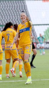 Jennifer Hermoso Instagram - El primero de @jennihermoso como Amazona. 💛💛