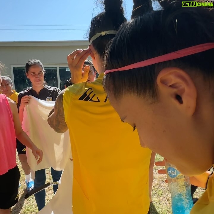 Jennifer Hermoso - 3 Likes - Un año donde han pasado muchas cosas, donde hubo muchas alegrías y mucho aprendizaje.
Situaciones en las que nunca me imaginé estar y otras donde me preparé para vivirlas como quisé.
Gracias a las personas que estuvieron cerca cada momento y gracias a otras por hacerme más fuerte.
Me doy las gracias y me siento orgullosa por todo hasta día de hoy.
Versión 3.4 actualizada 🦸🏻♀️