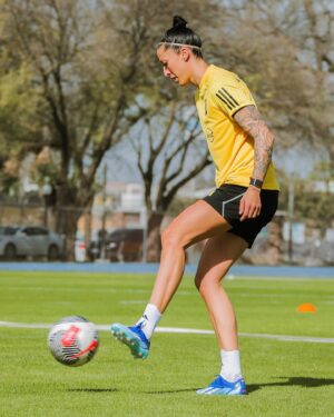 Jennifer Hermoso Instagram - Primer entrenamiento como Amazona: 😍✅