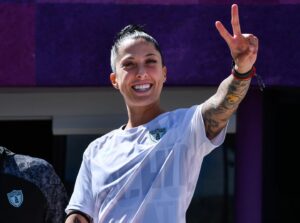 Jennifer Hermoso Instagram - 🤗 ¡Pleno de entusiasmo y alegría fue el regreso a los entrenamientos de nuestra 🏆 Campeona del Mundo 🇪🇦 @jennihermoso , con las Tuzas! 🙌🏻

¡El domingo todos a brindarle nuestro cariño y reconocimiento a nuestra 🔟 en el 🏟️ Hidalgo! 🙌🏻

🤍💙#ElFutbolEsHermoso #VamosLasTuzas💜