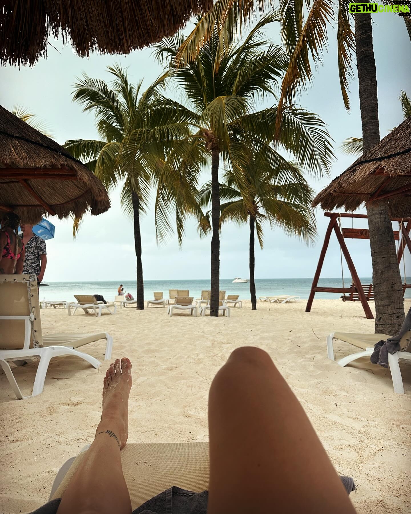 Jennifer Hermoso Instagram - La importancia de dedicarse tiempo a un@ mism@, de valorarse, de intentar conocerse mejor. A veces pensamos que estar sol@, ir a cenar sol@, viajar sol@, es sinónimo de soledad. Y es que cuando encuentras y conectas con esa parte tan especial, tú eres tu mejor compañía. Que bonito es quererse a un@ mismo. . Gracias @intercontinentalcancunresort por esta bonita experiencia 😎