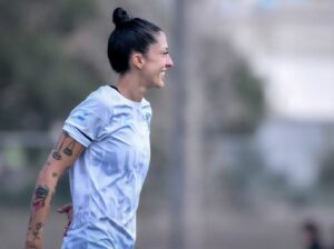 Jennifer Hermoso Instagram - 🤗 ¡Pleno de entusiasmo y alegría fue el regreso a los entrenamientos de nuestra 🏆 Campeona del Mundo 🇪🇦 @jennihermoso , con las Tuzas! 🙌🏻

¡El domingo todos a brindarle nuestro cariño y reconocimiento a nuestra 🔟 en el 🏟️ Hidalgo! 🙌🏻

🤍💙#ElFutbolEsHermoso #VamosLasTuzas💜