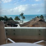 Jennifer Hermoso Instagram - La importancia de dedicarse tiempo a un@ mism@, de valorarse, de intentar conocerse mejor. A veces pensamos que estar sol@, ir a cenar sol@, viajar sol@, es sinónimo de soledad. Y es que cuando encuentras y conectas con esa parte tan especial, tú eres tu mejor compañía. Que bonito es quererse a un@ mismo. . Gracias @intercontinentalcancunresort por esta bonita experiencia 😎