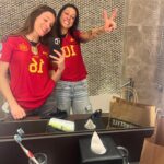 Jennifer Hermoso Instagram - Levantar una copa es lo que todas queremos, pero disfrutar de cada momento es lo que hace que todo sea mucho más especial. Ellas ❤️‍🩹🔋