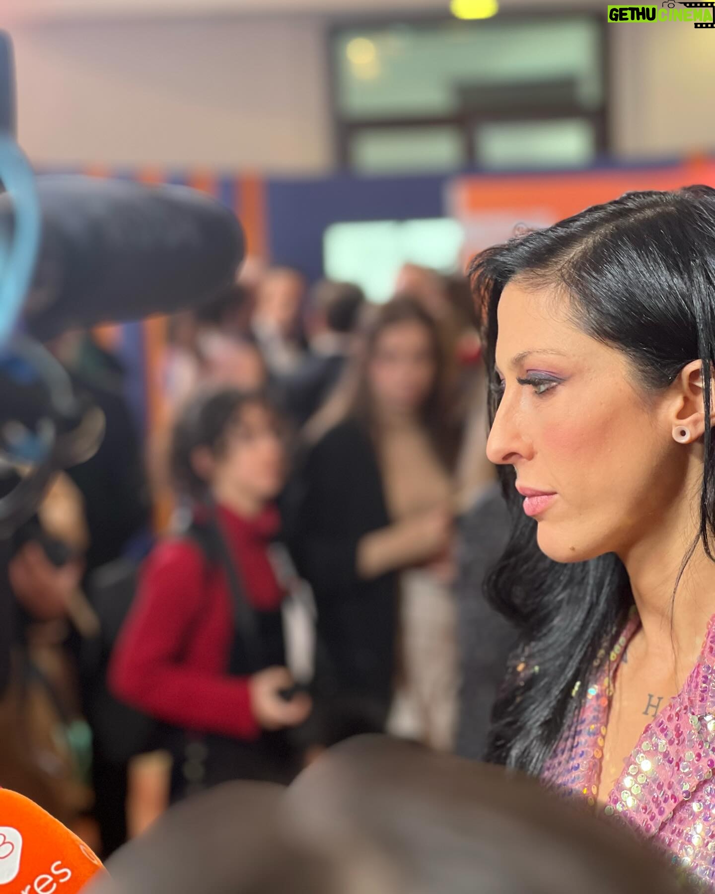 Jennifer Hermoso Instagram - Hoy una persona me dijo esta frase… “La naturaleza es tan sabia que cuanto más oscura es la noche más cerca está el amanecer” Y me encantó 🥰 . 🔔🔔🙃