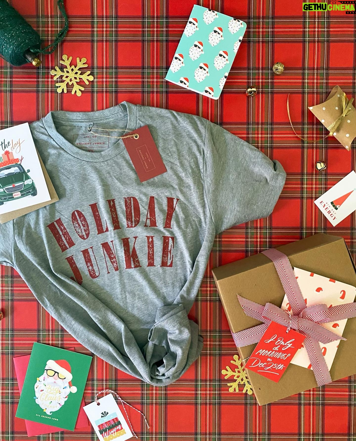 Jennifer Love Hewitt Instagram - We are bringing our Big Claus Energy to all of you! Holiday Junkie and @2021_co made tees to help you wear your Holiday Junkie spirit with pride! You can get them now @2021_co and we hope you love them as much as we do! Happy Holiday season🎅🏼❤️