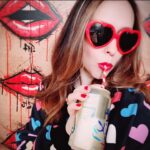 Jennifer Love Hewitt Instagram - This is an old pic but it makes me so happy. Happy Valentine’s Day to all! Love yourself, love your friends, love your loves, love your kids, love people.
