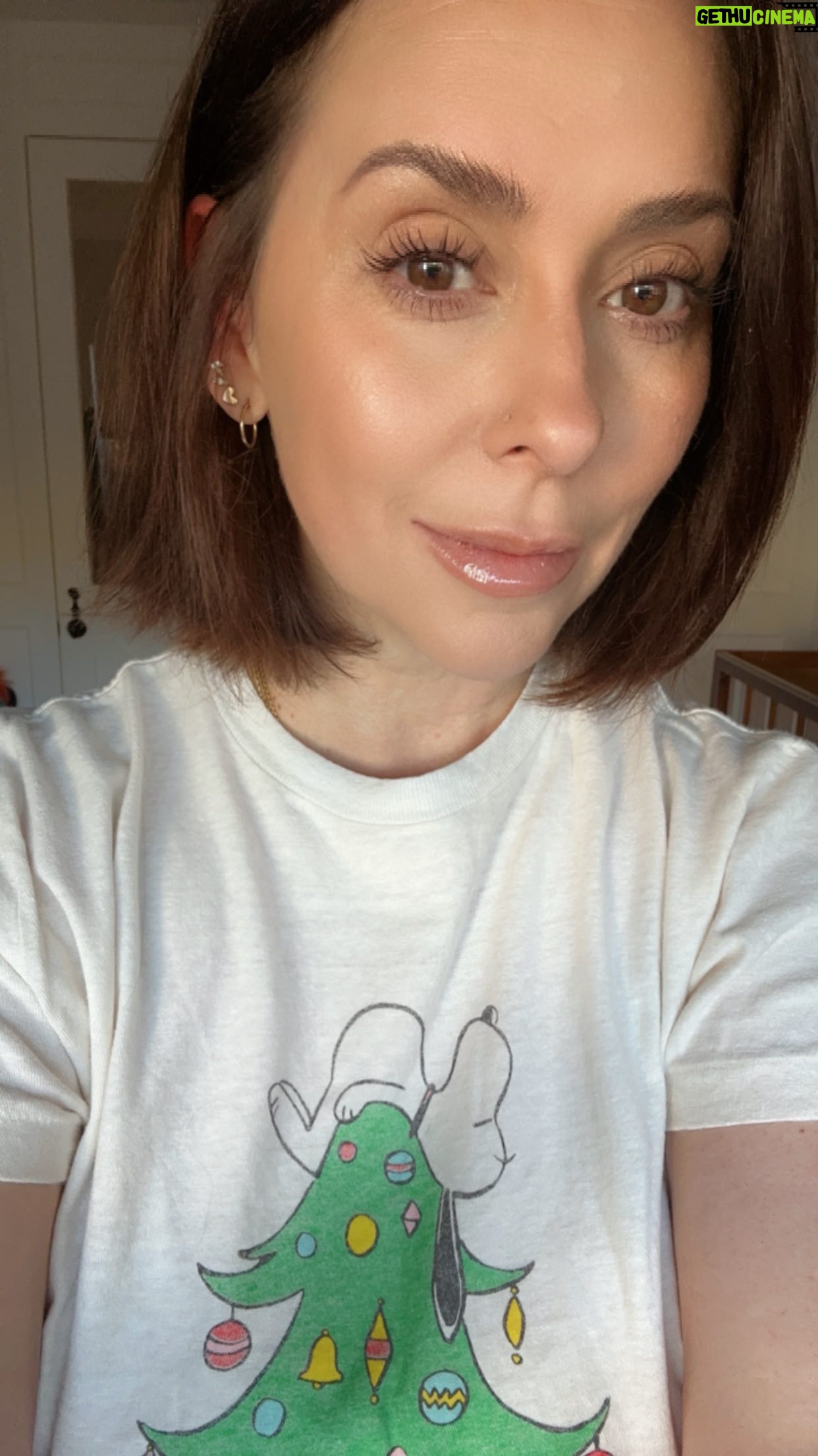 Jennifer Love Hewitt - 36.9K Likes - Wanted to check back in on how much I am loving my Emface and Emsculpt #TotalToneUp results. This mom is feeling better and ready for the Holidays!🎄
@Emface
#NeedleFree
@EmsculptNeo
#EmsculptPartner
@BTLAesthetics
@rosenbergplasticsurgery