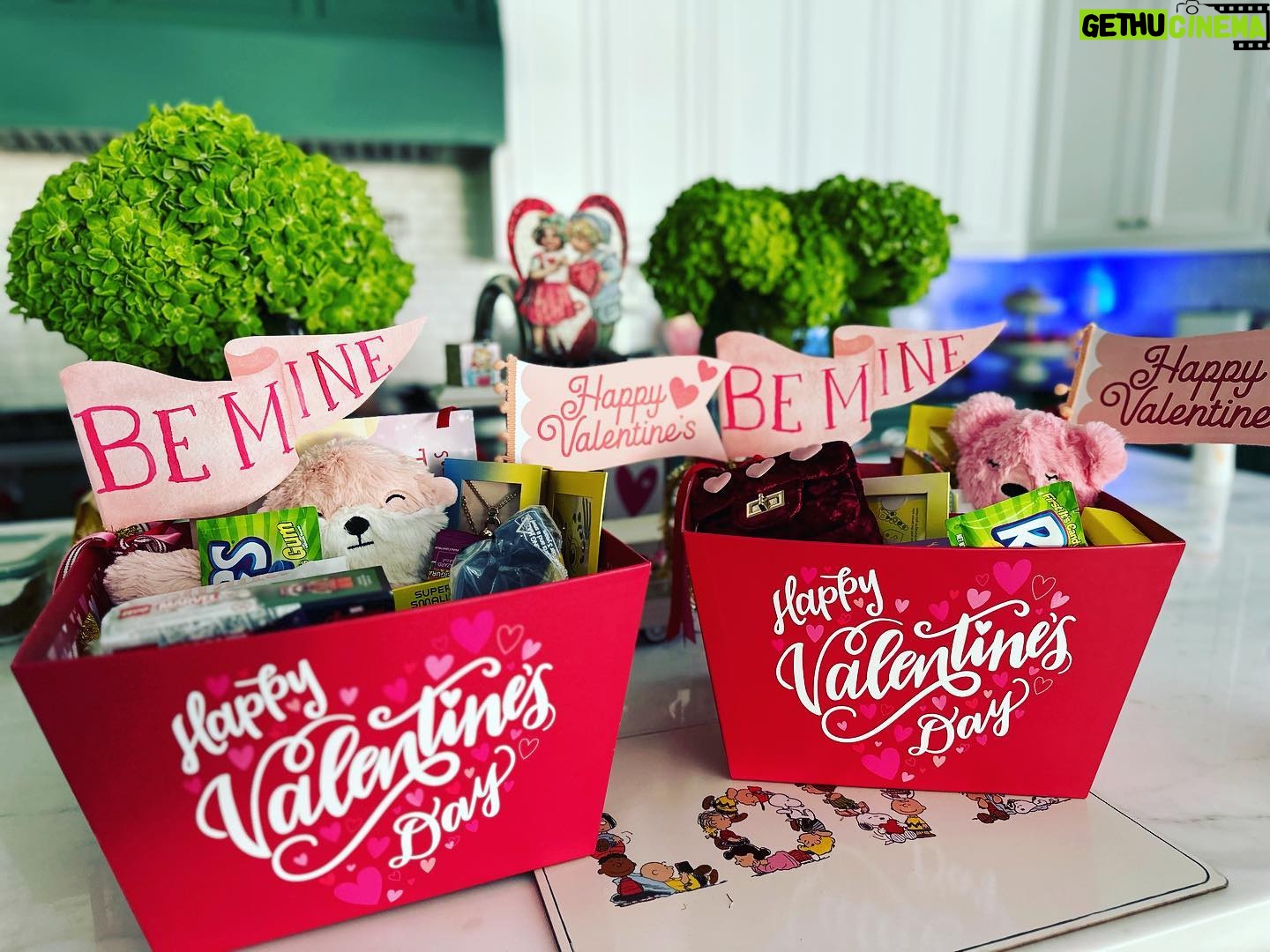 Jennifer Love Hewitt Instagram - On February 1st or as I now call it Loveuary my kids get baskets of love! So excited for them to get home from school. They are gonna be so excited and we are gonna get in the spirit of love! ❤️#holidayjunkie