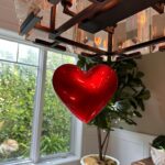 Jennifer Love Hewitt Instagram - Hey everybody! This Love is in love with the Holiday junkie bundle and Valentine’s Day picks from @peaceofminddesignssc You can shop the pieces and the bundle now on @peaceofminddesignssc and this is how I used some of the pieces to decorate my home! ❤️