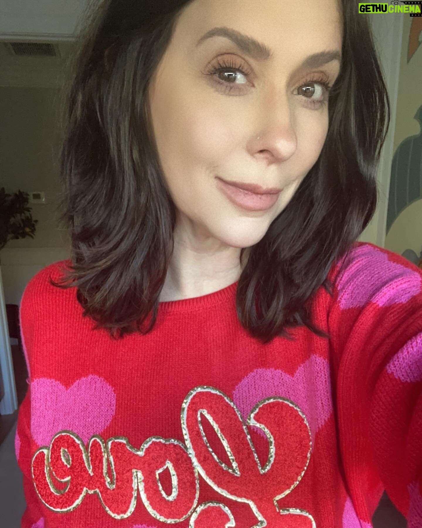 Jennifer Love Hewitt - 54.9K Likes - Hey everybody! Happy shopping day! Don’t forget the @judithmarch @jenniferlovehewitt The Holiday Junkie Valentine collab collection is ready to be shopped and shipped. I wanna see wearing your Love ❤️