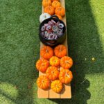 Jennifer Love Hewitt Instagram - So proud of my little Holiday Junkie. Autumn set this up for her friends to do pumpkins yesterday. I was so proud! 🎃🧡