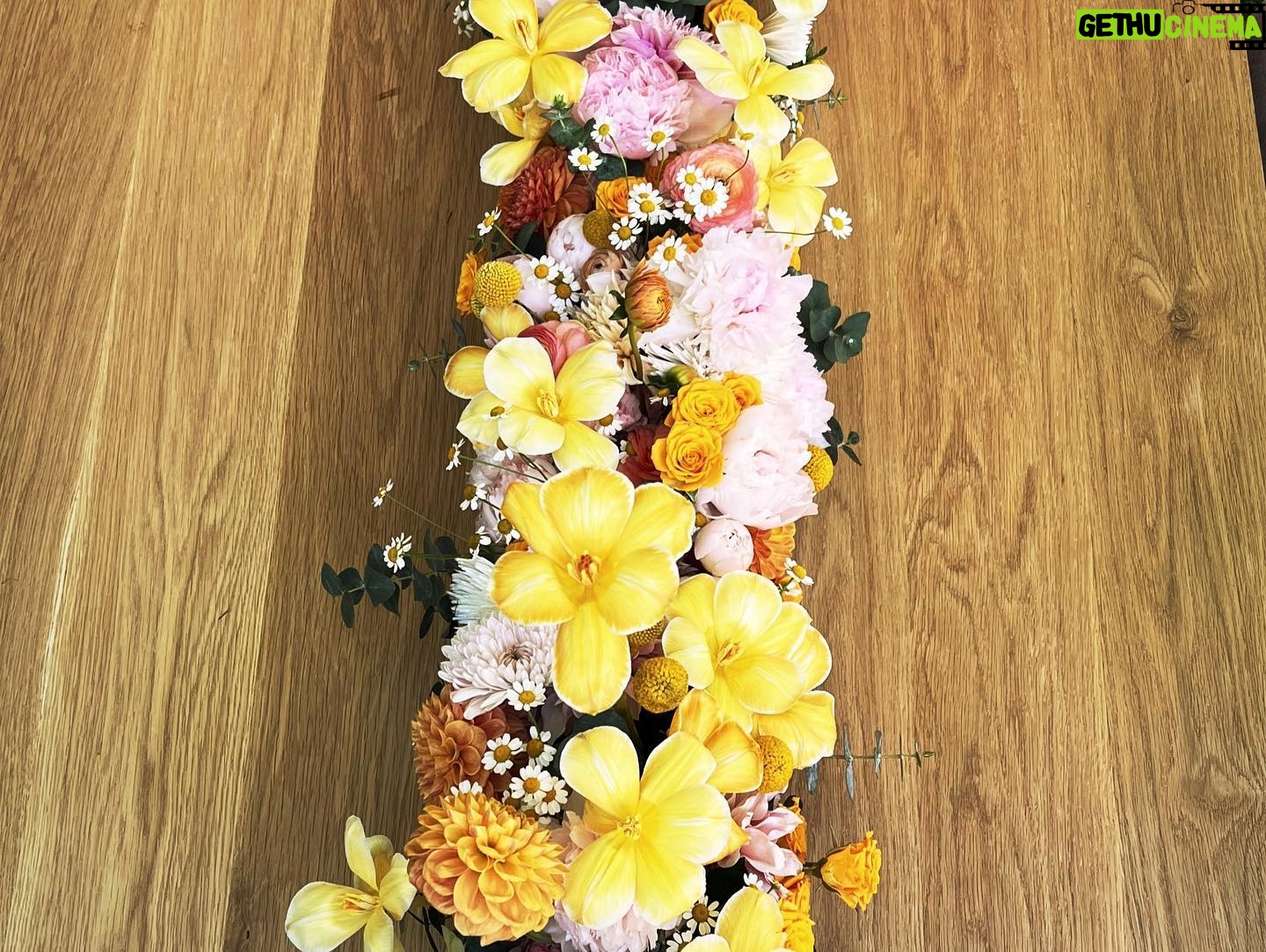 Jennifer Love Hewitt Instagram - Wanted to make Easter extra magical this year! And with the help of magical people we did. @whambamevents @wolfferwine @balloonandpaper @foundrentalco @midsummermother