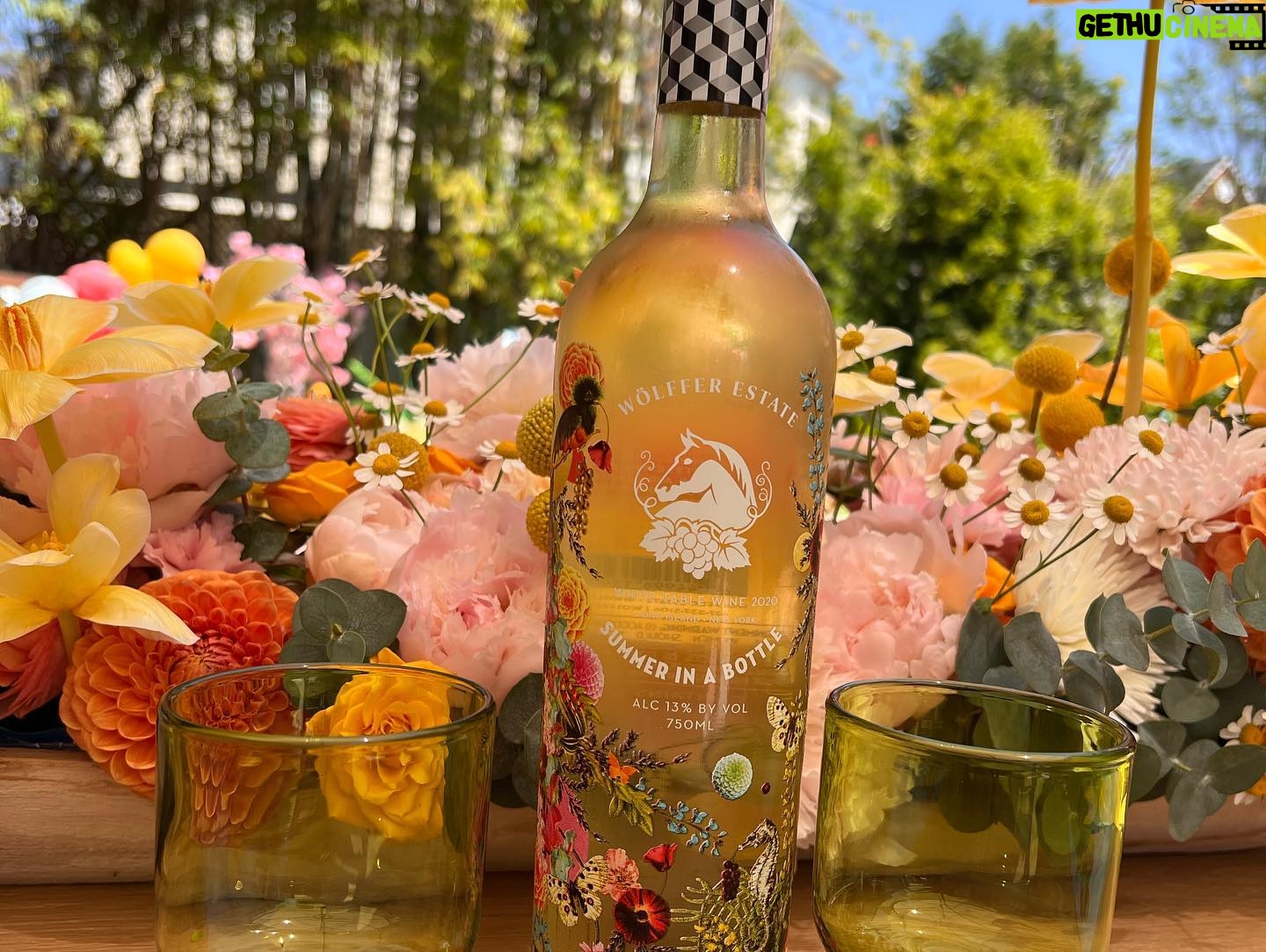 Jennifer Love Hewitt Instagram - Wanted to make Easter extra magical this year! And with the help of magical people we did. @whambamevents @wolfferwine @balloonandpaper @foundrentalco @midsummermother