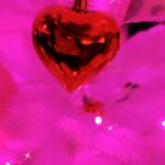 Jennifer Love Hewitt Instagram - I wasn’t ready to let go of magic. So I made a love tree that will shine thru February. #holidayjunkie