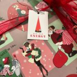 Jennifer Love Hewitt Instagram - Tags by Holiday Junkie and @2021_co Paper by @shavspaper Having my own gift tags this year and putting them under the tree on my friends gorgeous paper is a pinch me moment. I’m done wrapping and ready to breathe and take in magic. Love to all and Happy Holidays #holidayjunkie