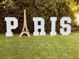 Jennifer Love Hewitt Instagram - We did a Paris themed party for my sweet Autumn. She is almost 9 and Paris speaks to her. It was so fun! I loved putting every little piece together and seeing her light up. @platinumprophouse  really made it magical with all of the Paris themed items. @little_artist_party made the kids so happy with themed slime and glitter tattoos. And @theballooncart with macaron balloons. My next post will highlight the incredible treats and details…