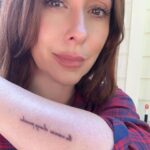 Jennifer Love Hewitt Instagram - Thank you so much @cachotattoo @goodcarmastudio As a student of the universe I am so grateful to have this daily reminder. 🙏🏻🧡