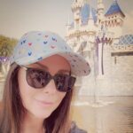 Jennifer Love Hewitt Instagram - Yesterday was magical! Thank you to @disneyland @disneyparks for making our day so special. Every experience created a new moment in our hearts. Sometimes you just have to make magic happen on a random Wednesday. ❤️