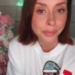 Jennifer Love Hewitt Instagram - The Holiday Junkie went live with @peaceofminddesignssc take a look at our holiday decor collab and go shop @peaceofminddesignssc Love to all
