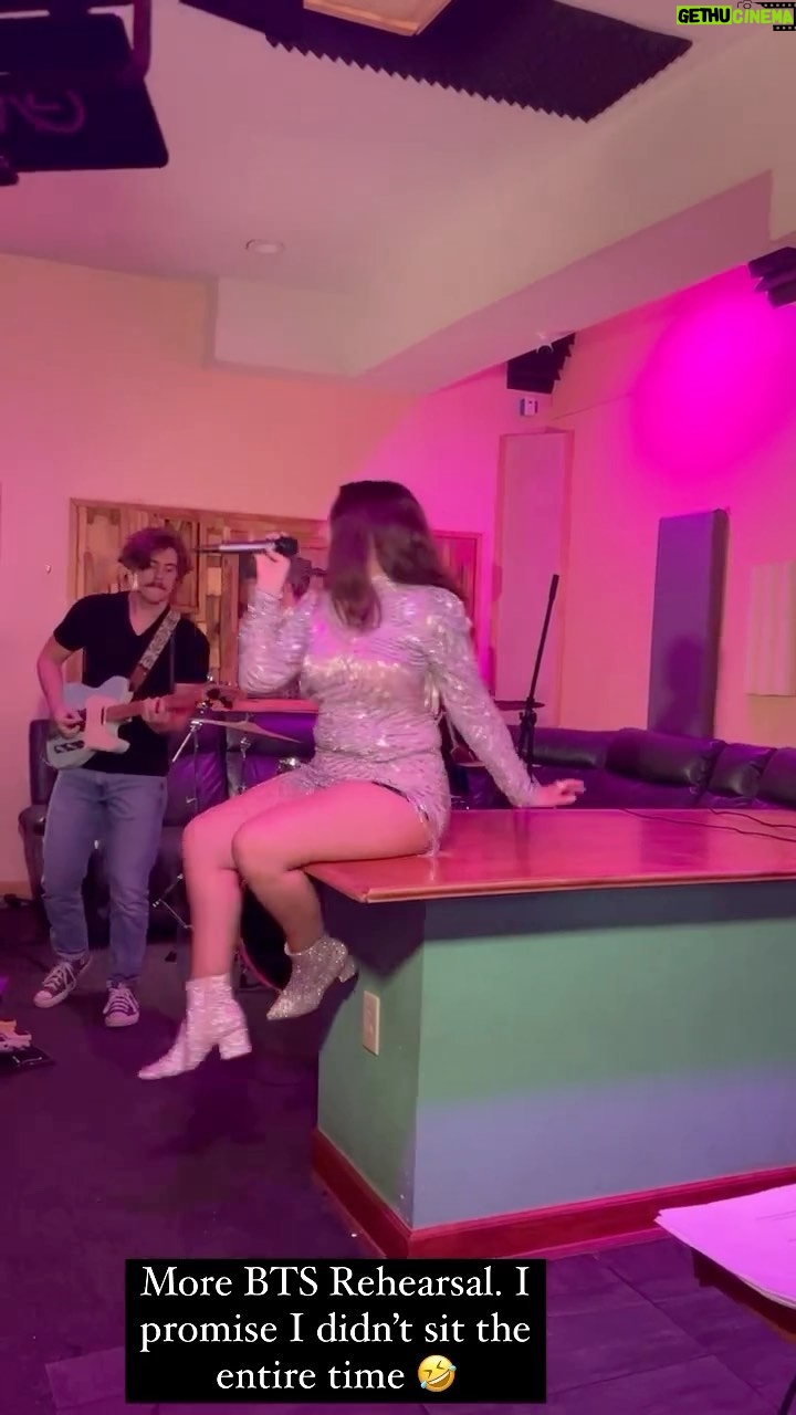 Jennifer Messina - 11.2K Likes - “No Longer Wasted” with the band.
One of my originals.
Rehearsal Recordings coming soon ♥️
Guitar @_jeremiah_martin
Bass @cutchins804
Drums @rva.marlon
Keys @elijahdanielmosherwilliams
Video coming soon with @rickblair__
At @goodpeeples
Wearing @lexsofcarytown and @messinaglam