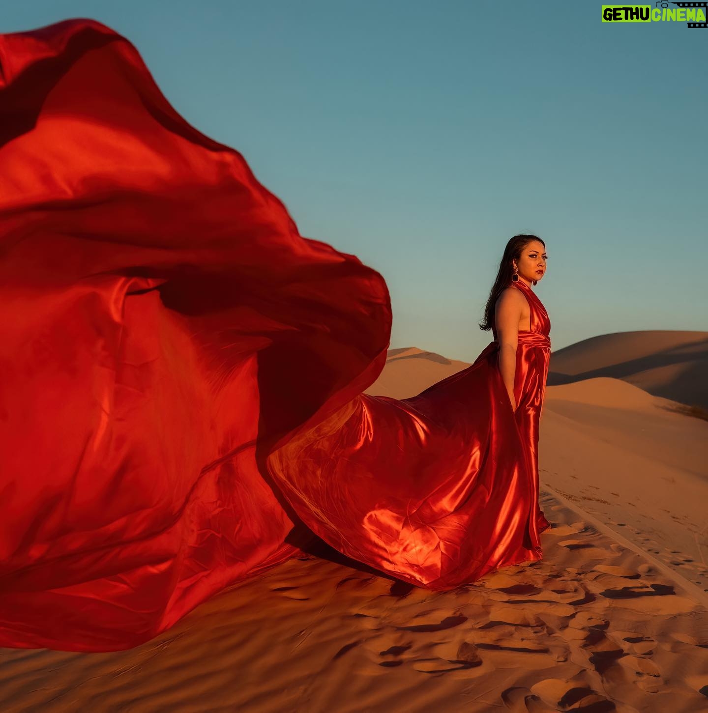 Jennifer Messina - 11.9K Likes - When the sky lights up red to paint a sunset of gold
So fun working with @jennifercmessina over the weekend and looking forward to many more creative adventures 🤍
A huge thank you to @las_vegas_dress for the gorgeous gowns! Go check her out 😎
#photographer
#californiaphotographer
#arizonaphotographer
#photographersofinstagram
#glamis
#glamisdunes
#portraitphotography
#lasvegasdress
#influencer
#artist
#photographyart
#flyerdress
#desertvibes