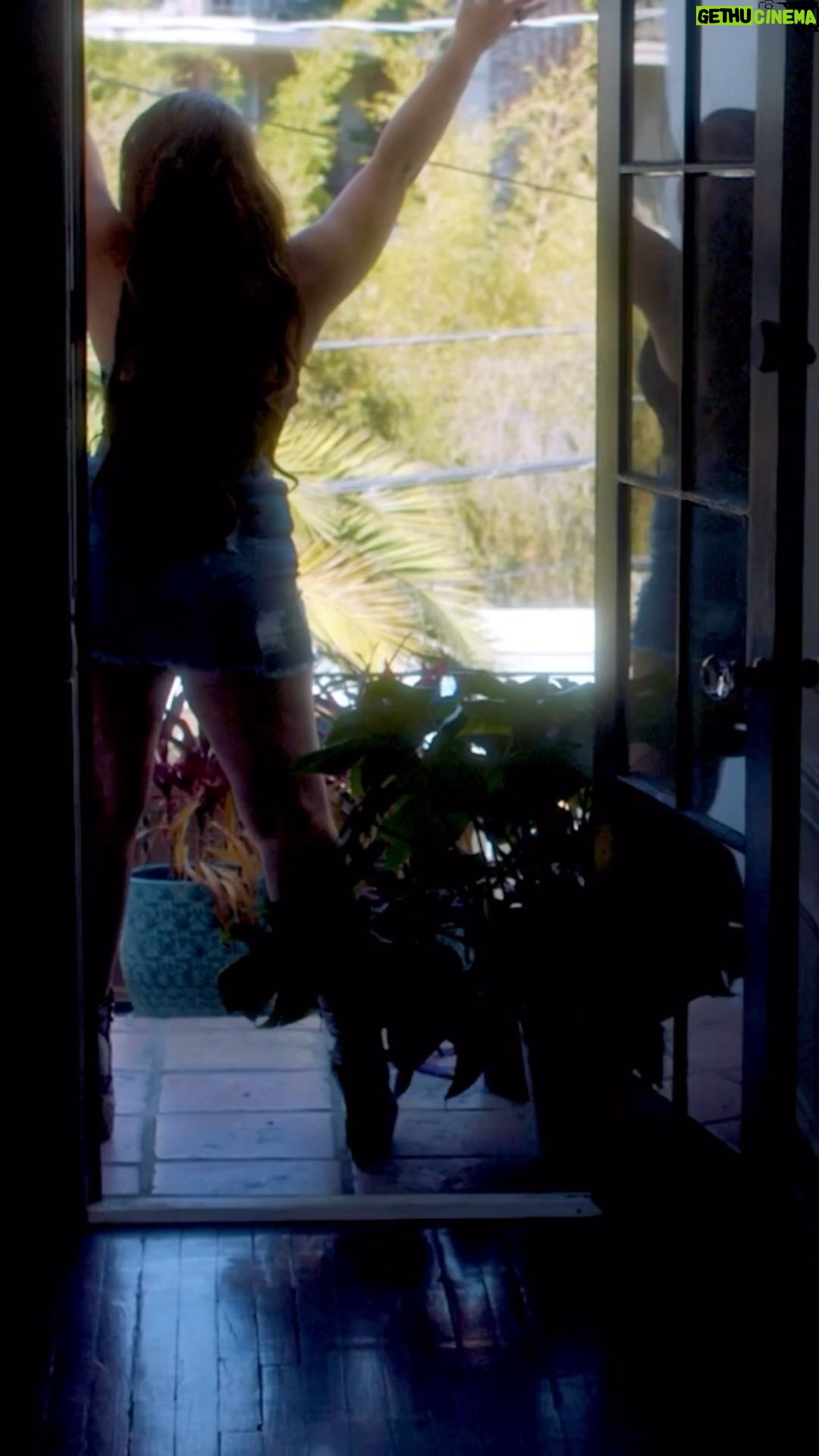 Jennifer Messina Instagram - Have you seen the “No Guarantees” Music video? Available now on @vevo #noguarantees #musicvideo #newmusic @amandamcmusic @montega__k @gypsy.twls @beautifiedbynatalie_