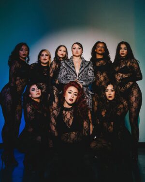 Jennifer Messina Instagram - 🌹FALL TO MY KNEES CAST🌹

@jennifercmessina 
@ms.byoung 
@itskatiebearr 
@sabrinacenterstage 
@kayla_smithers 
@sso.f.iaa 
@theailynduran 
@groovyhanita 
@dezinicole_ 

📸 @shotsbyvictoriaxx 
📍 @studio.co.dash