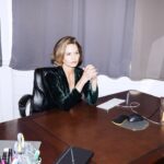 Jennifer Morrison Instagram - DAY 23: BOSS BUSINESS at @stewart_e_gill's desk 💼 @dressember @unbreakableperformance #dressember #itsbiggerthanadress ⁠ ⁠ Photography @thetylershields⁠ Location @unbreakableperformance⁠ Editor & Stylist @eleanoramorrison⁠ Hair & MUA @abhairmakeup with asst. @thorssonamanda⁠ ⁠ Dress @lagencefashion