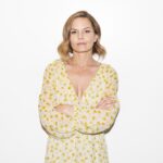 Jennifer Morrison Instagram - DAY 12: @dressember @unbreakableperformance #dressember #itsbiggerthanadress ⁠ ⁠ Photography @thetylershields⁠ Location @unbreakableperformance⁠ Editor & Stylist @eleanoramorrison⁠ Hair @leovalentinohair⁠ MUA @makeupbyapollo⁠ Dress @joie
