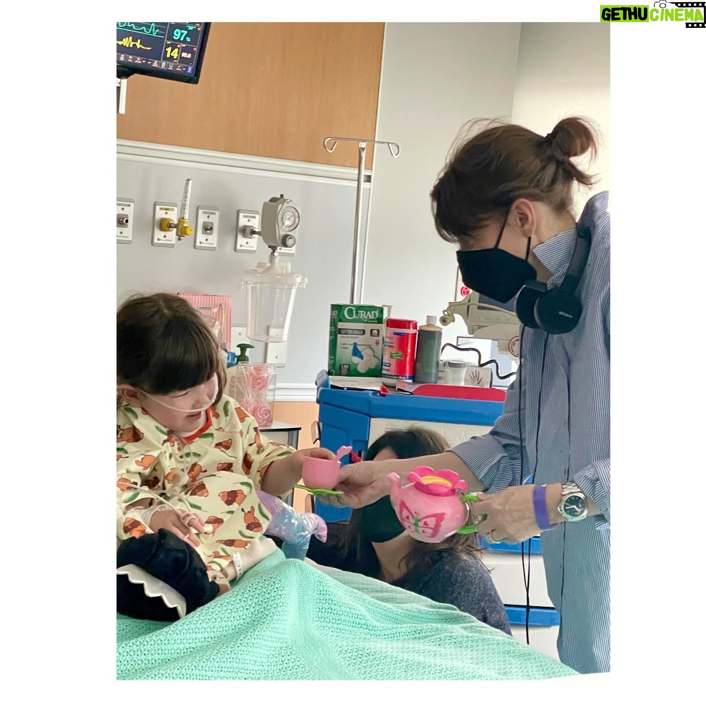 Jennifer Morrison Instagram - A behind the scenes look at directing these emotional scenes from #DRDEATH season 2, based on a true story. All episodes now streaming on @peacock.