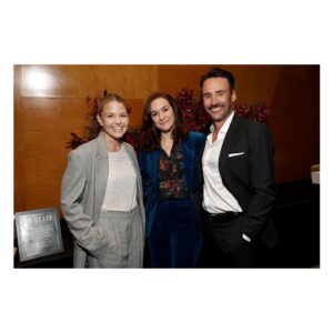 Jennifer Morrison Instagram - Flashback to the All-guild screening of #DrDeath S2 Ep 1 “Like Magic” and Q&A. Working alongside these talented creators has been magic, and it was an absolute honor to share this episode I directed with esteemed members of the Producers Guild, Writers Guild, Art Directors Guild, Society of Composers & Lyricists, and more. Thank you for watching! @peacock @ucp