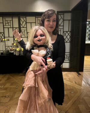 Jennifer Tilly Instagram - And a good time was had by all… especially Tiffany! 😆
The #Chucky finale party. 🥳🧁🍷🍿
#ChuckySeason3 #chuckytvseries #tiffanyvalentine