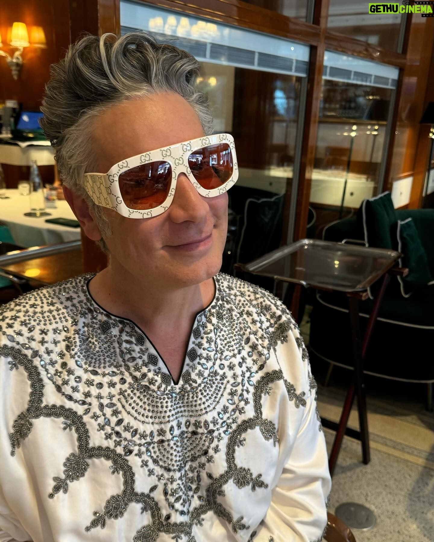 Jennifer Tilly Instagram - Happy birthday luncheon for the wonderful Cameron Silver! Special guest star: @jeffsnyder1 Caftans and cake for everyone! 🥳