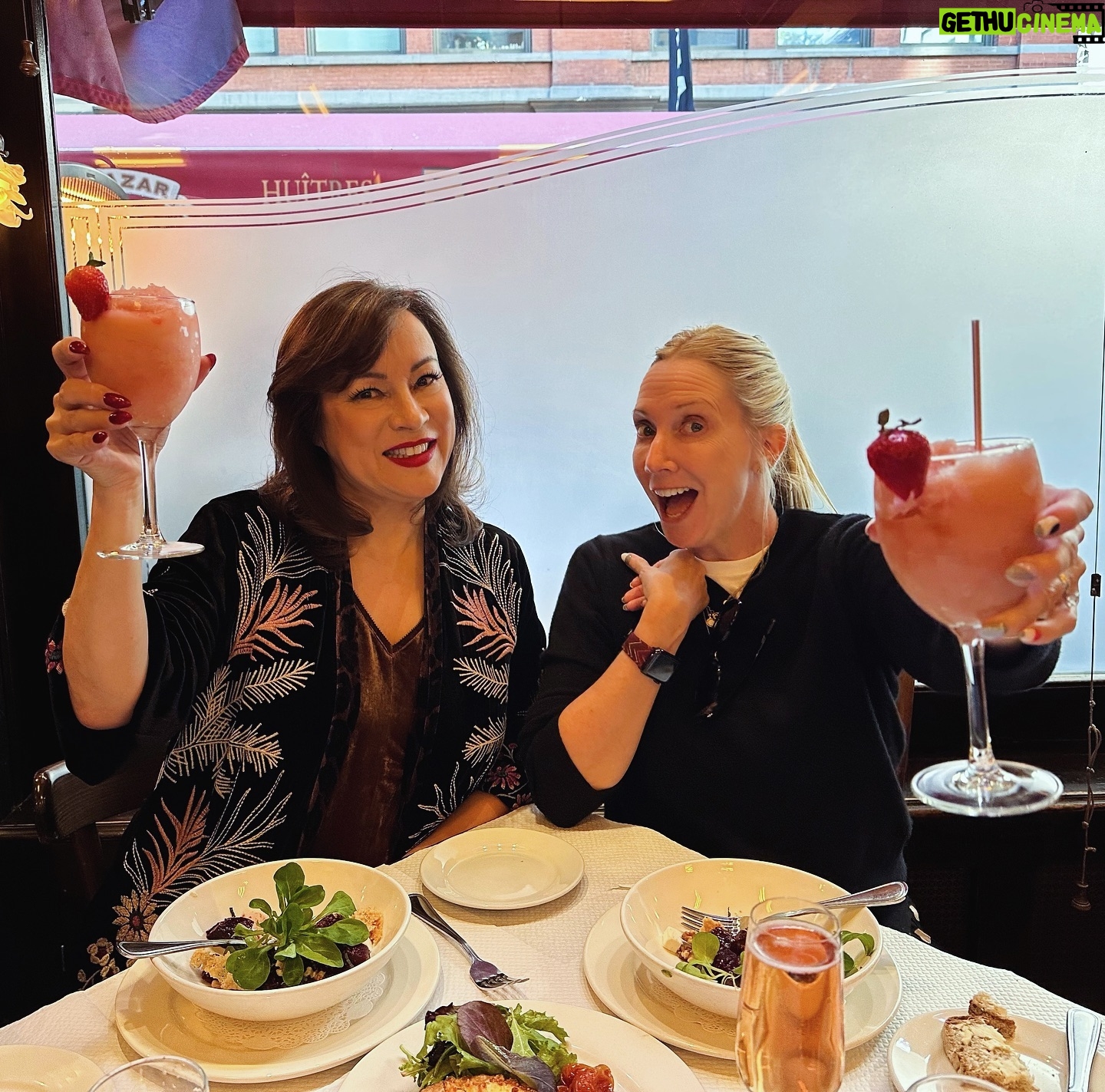 Jennifer Tilly Instagram - No way Frose! 🍹🍹 We love Balthazar!