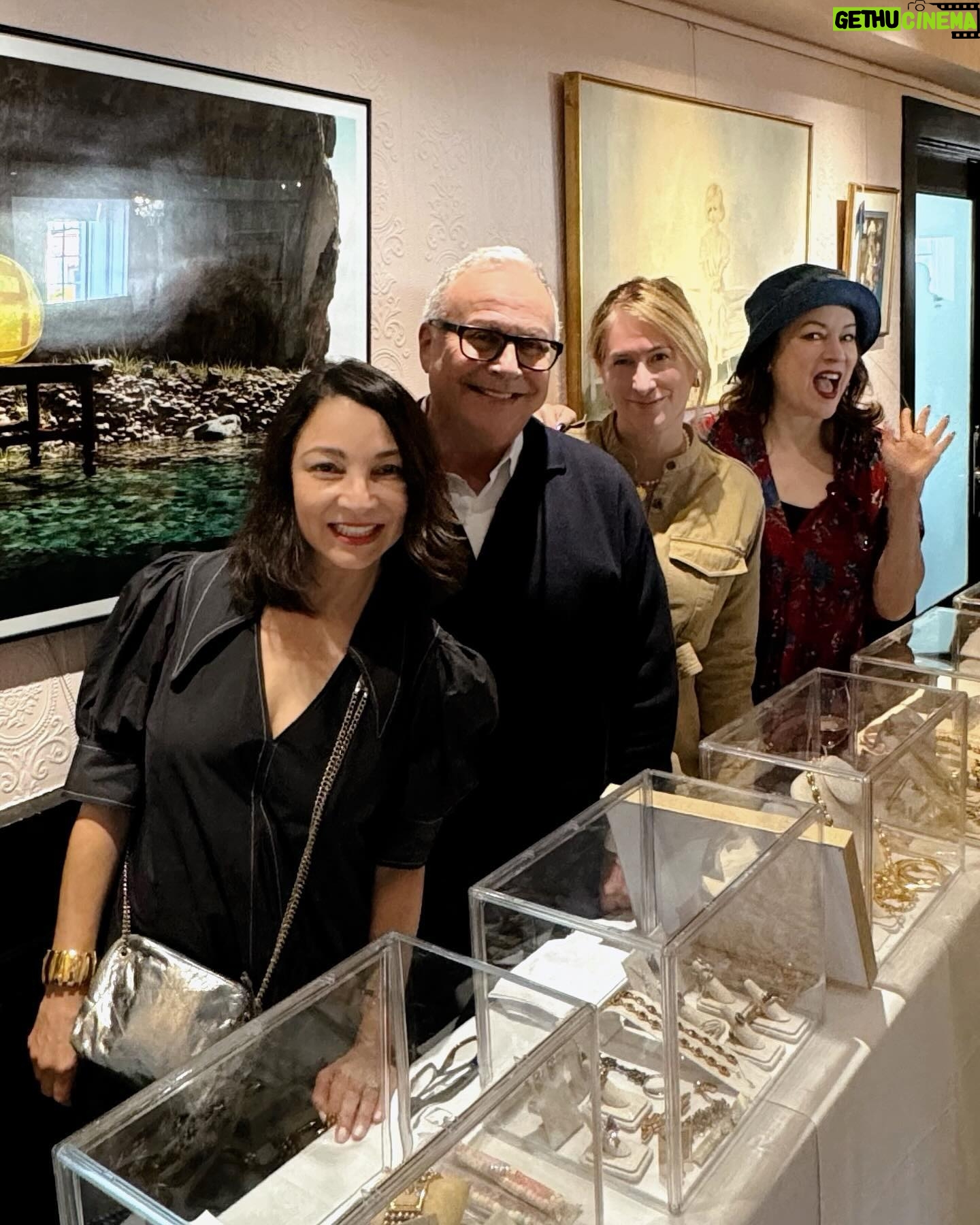 Jennifer Tilly Instagram - We are helping Ann Marie sell jewelry! 💎👑💍