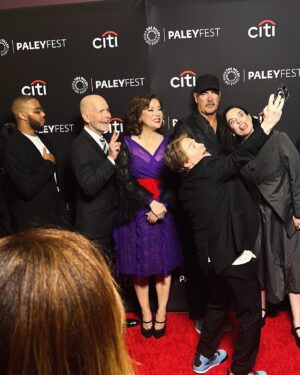 Jennifer Tilly Instagram - Had a blast celebrating the 25 year anniversary of @familyguyfox last night for PaleyFest. 🎂🥳🎉

Hair: @stuntzbeauty makeup: @aaronpaulbeauty