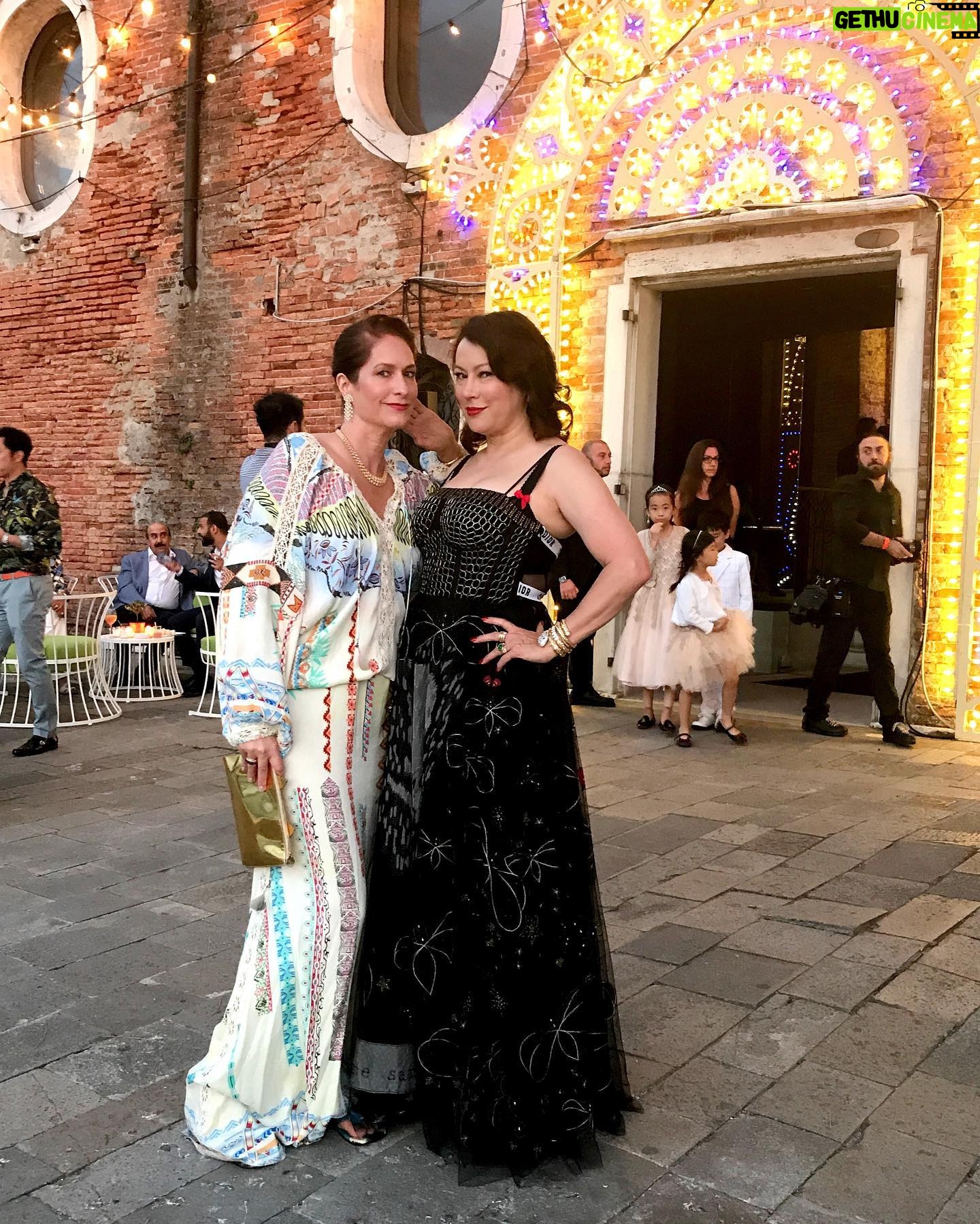 Jennifer Tilly Instagram - Happy Birthday @jewelrygurl! 🌼 Here’s to many more adventures in the future! 💕