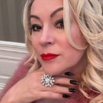 Jennifer Tilly Instagram - Did you miss me? 💖 #ChuckySeason3 #TiffanyValentine #Chuckyseries