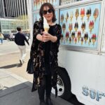 Jennifer Tilly Instagram - A tragedy in 3 parts. 🍦😳😭 📸 pics by @redtankgirl