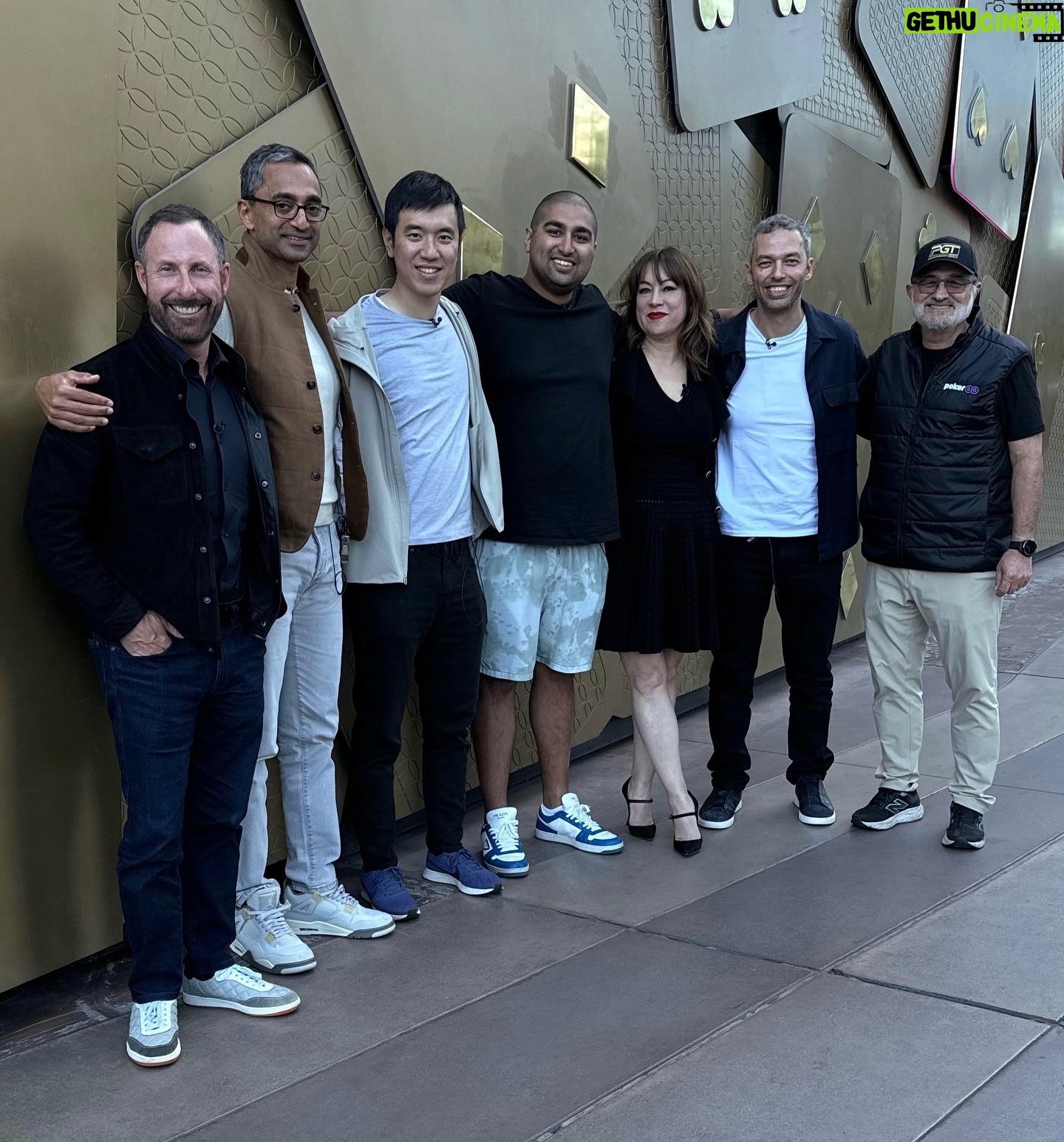 Jennifer Tilly Instagram - Outside the @pokergo studio with the #HighStakesPoker gang. ♠️♥️♣️♦️