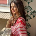 Jennifer Winget Instagram - Traditional chic ❣️ #sareeslay