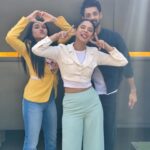 Jennifer Winget Instagram - Unexpected laughs, genuine bonds - that’s the real script behind the scenes! 🎭😄 #BTSAntics