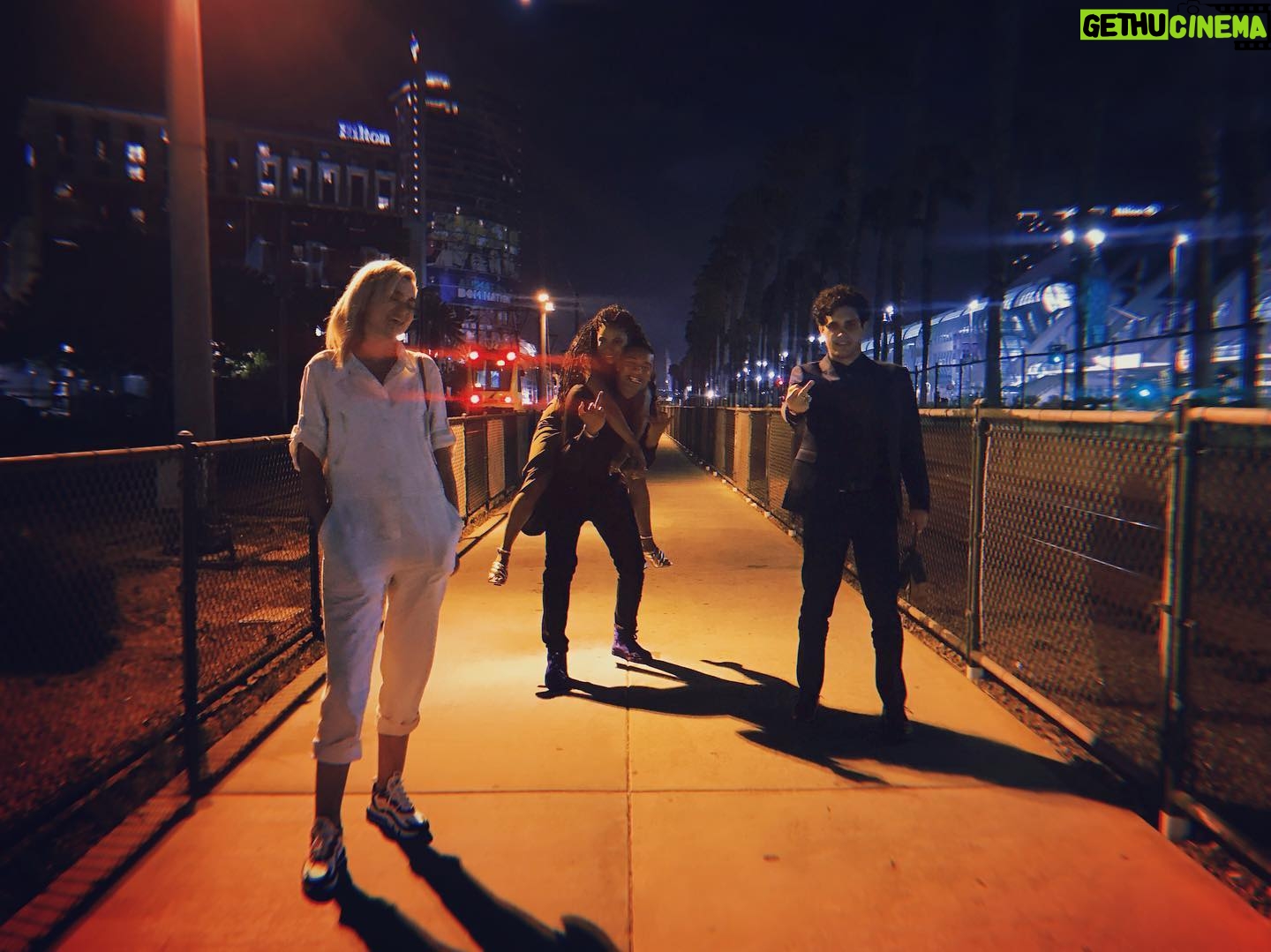Jenny Boyd - 57.5K Likes - Squad on the streets of San Diego
📸 skills by: @grain_bag
