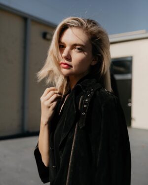 Jenny Boyd Instagram - 🖤

. Same ol pre-covid shoot with @michellescottphoto x