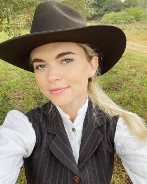 Jenny Boyd Instagram - ‘Someplace Far Away From All This Violence’

Huge Thank You to Writers Jose Molina & Hannah Rosner, Director Barbra Brown, Costume Designer @jennifermaydesigns and the rest of the incredible hardworking crew! Also, to Rhoni the Pony 🐴🤩