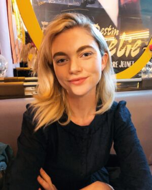 Jenny Boyd Instagram - Bonne Année 🎊🥂🥐 🇫🇷