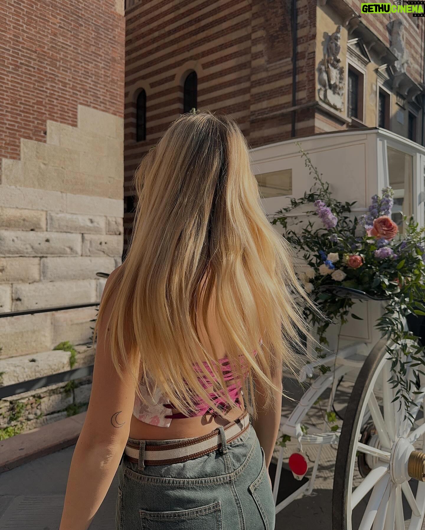 Jenny De Nucci - 3 Likes - 🎀🧁✨🍯 I <3 Verona 🍭💗😋🎀