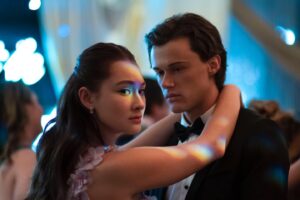Jenny Han Instagram - I’m so excited to share this first look at season 2!! Summer will be here soon ☀️ #thesummeriturnedpretty